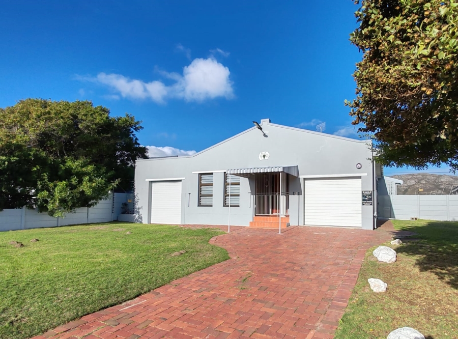 3 Bedroom Property for Sale in De Kelders Western Cape